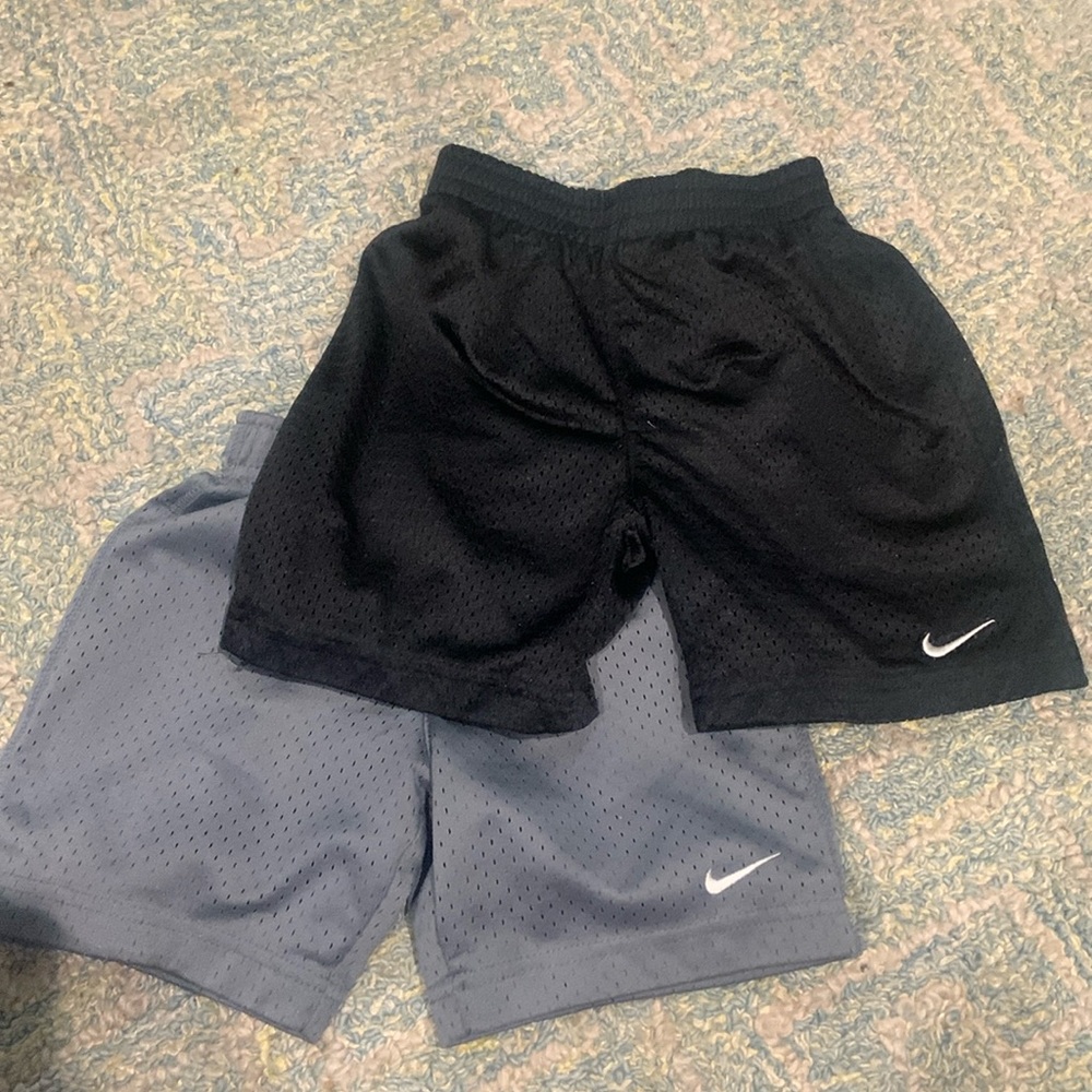Set of two! 2T boys NIKE shorts